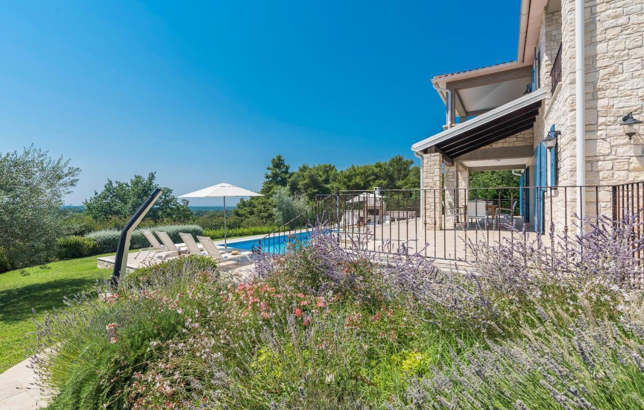 Villa Sterpazzi - Near Porec With Sea View, Private Jacuzzi, Sauna And Pool Višnjan Eksteriør billede