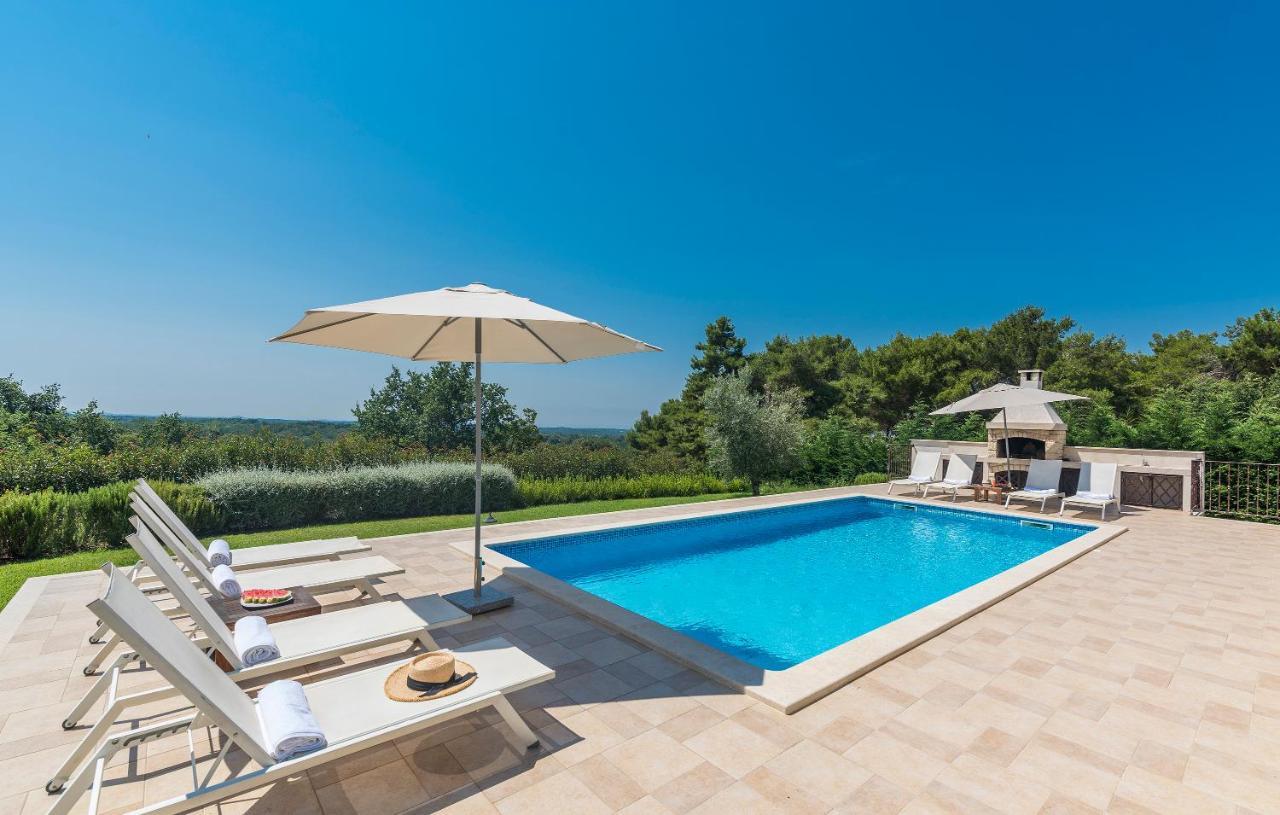 Villa Sterpazzi - Near Porec With Sea View, Private Jacuzzi, Sauna And Pool Višnjan Eksteriør billede