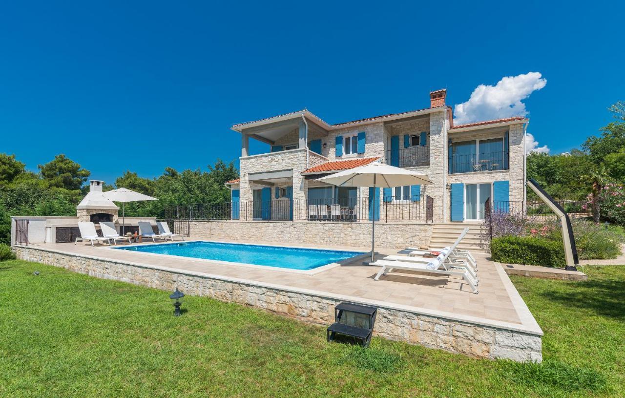 Villa Sterpazzi - Near Porec With Sea View, Private Jacuzzi, Sauna And Pool Višnjan Eksteriør billede