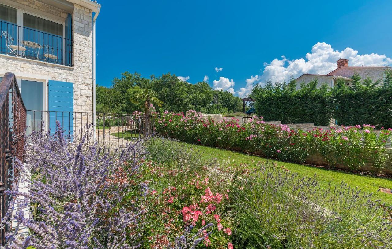 Villa Sterpazzi - Near Porec With Sea View, Private Jacuzzi, Sauna And Pool Višnjan Eksteriør billede