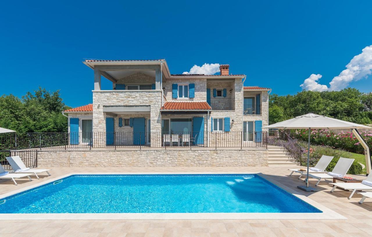 Villa Sterpazzi - Near Porec With Sea View, Private Jacuzzi, Sauna And Pool Višnjan Eksteriør billede