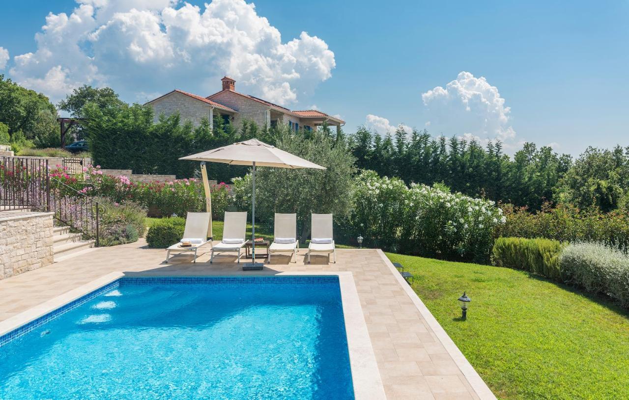Villa Sterpazzi - Near Porec With Sea View, Private Jacuzzi, Sauna And Pool Višnjan Eksteriør billede